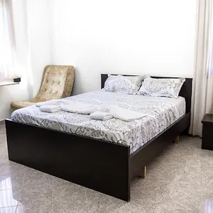 Alloggio in famiglia Center Two Private Bedrooms Near Scanderbeg Square On Shared, Tirana